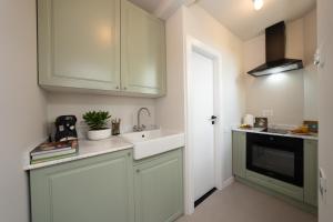 Aventurine Cismigiu Park