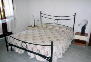 ISA- Holiday Home Il Pontile in Marina di Massa, apartments with private outdoor area, just 400 meters from the beach