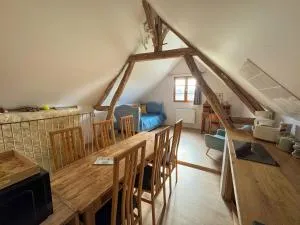 Gîte indépendant pouvant accueillir jusqu'à 6 personnes, situé dans une forêt - Saint-Parize-le-Châtel