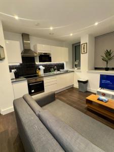 Sleep 9 20 mins from London Waterloo BP172