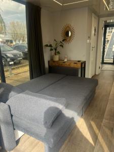 Winter escape at houseboat Sanches Lake View Monnickendam