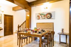 Alaya Stays Kasauli Woods Cottage 3 BHK Retreat with Outdoor Lounge & Balcony