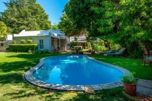Beautiful country house set in lush garden - Newtown