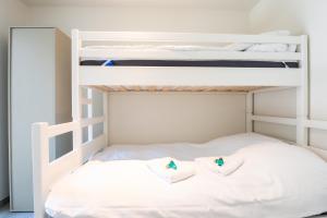 Wonderful new apartment by the beach