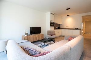 Wonderful new apartment by the beach