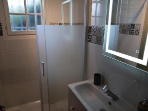 Maisons de vacances Maison familiale avec piscine : photos des chambres