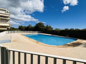 Studio with a shared pool near the beaches and golf course and the Chateau de La Napoule - 2244