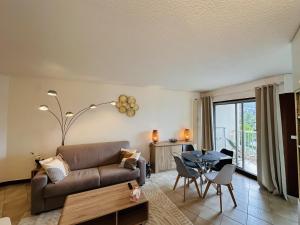 Studio with a shared pool near the beaches and golf course and the Chateau de La Napoule - 2244