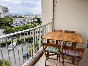 Studio with a shared pool near the beaches and golf course and the Chateau de La Napoule - 2244