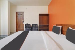Collection O GOLDEN HITECH HOTEL