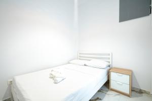 Elegant Apartment in Glyfada 2 Bdrms by MPS