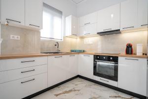 Elegant Apartment in Glyfada 2 Bdrms by MPS