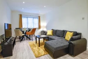 Entire modern 2 Bedroom 2 bathroom Flat in Pinner - Pinner