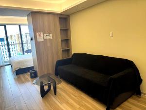 LCONDOTEL Hotel Studio with Balcony at Imperial Plaza near MOA NAIA PITX - Aparthotels, Manila