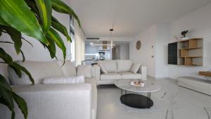 SUNSET CLIFFS top apartment