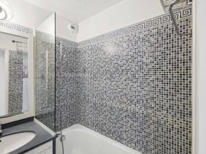 Beautiful apartment with sea view in Cannes 5 pers