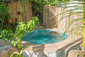 4BR Walk to Beach Private Pool & Jacuzzi