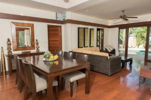 4BR Walk to Beach Private Pool & Jacuzzi