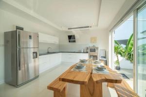 Baan Iris 2BR - Private Pool & Sunrise Deck