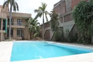 A Scholar Paradise Resort - Lush & Luxe Pool House - Agra