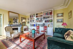 Domaine des Tilleuls - Grand Jardin avec Piscine privée sur le Canal de Bourgogne