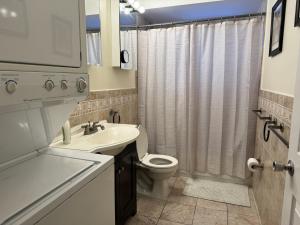 NY - NJ Tennis Suites - Sleeps 40 - 15 Mins to NYC