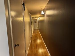 NY - NJ Tennis Suites - Sleeps 40 - 15 Mins to NYC