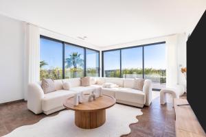 Luxueuse Villa pour huit personnes, piscine et vue sur le Golf