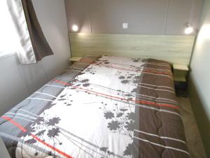 Appartements Mobile-home 6 personnes dans camping avec piscine - acces direct plage - MADEN : photos des chambres