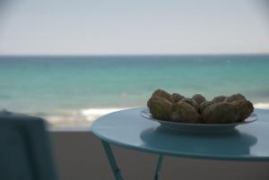 The house in front of the sea
