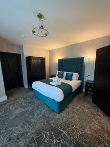 Lyons Woodlands Hall