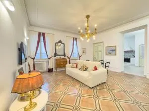 Casa Viberti, Dimora storica con vista mozzafiato sulle Langhe - Serralunga d'Alba