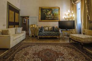 Palazzo Ca Bernardo By Francesco Molon
