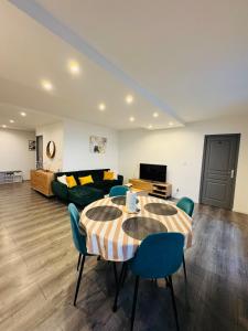 Superbe Appart de 4 Chambres, Moderne et Spacieux