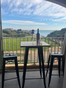 Vue mer au bord des falaises
