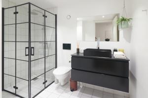 Designer 2 BR Home with Private Balcony