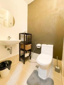 Houzz 1548 by Houzztelity