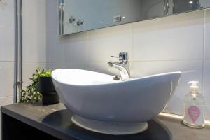 Central Studio for 2 in Kluuvi