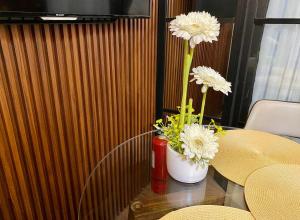 Air Residence T1 Amazing Makati Luxury Condo 66 sq m 300Mbps Fast