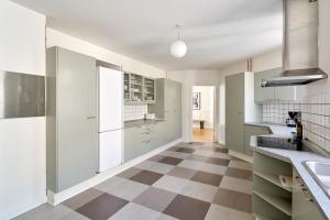 Huge modern & central 2BR loft