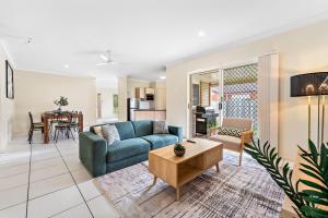 Urban Escape Spacious Home in Rothwell Sleeps 8