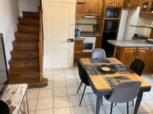 Maison de ville avec parking gratuit