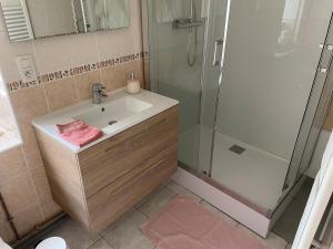 Maison de ville avec parking gratuit