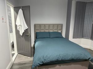 Elegance meets Comfort Free Parking Wifi Netflix and Ensuite Bathrooms