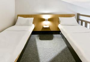 Hotels B&B HOTEL Toulouse Cite de l'Espace Mouchotte : photos des chambres