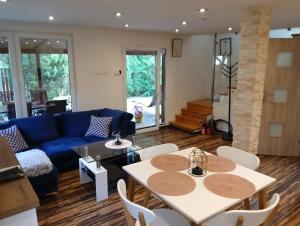 Osada Blanka trzy jeziora ,las SWORNEGACIE