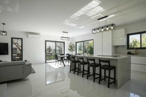 LX133 Villa jardin, piscine privée et calme absolu