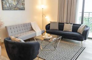 2 Bedrooms with Private Beach and Work Station