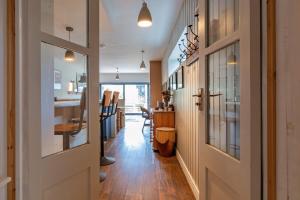 Spacious House with Multiple Bathrooms Parking Garden in Loughborough