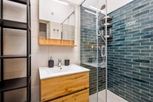 Downtown Apartment House Green